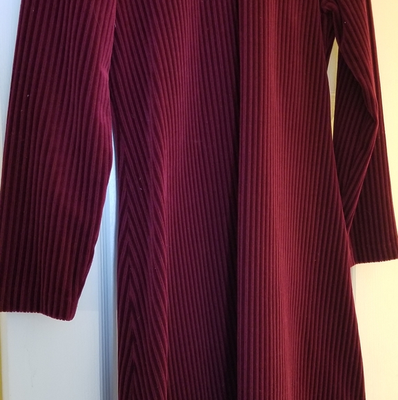 Lovely Wine/Burgundy Casual Dress Size Small Feel like soft Velour - Picture 2 of 7